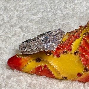 Elegant Silver Women's Ring